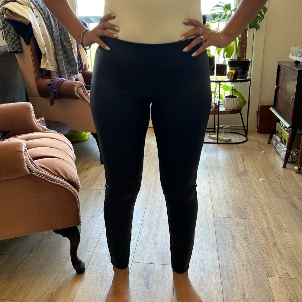 Express fake leather leggings size M